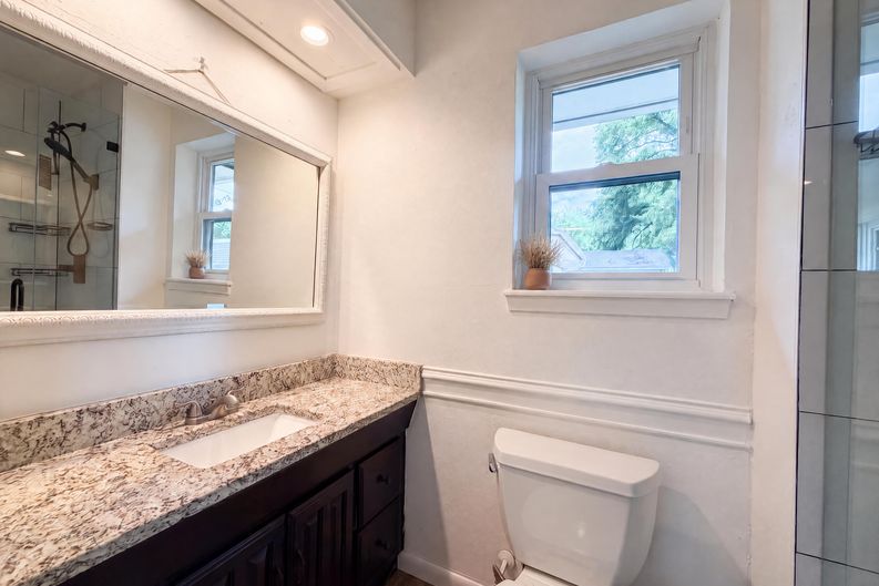 Photo 17 of 20 of 1805 Brookview Dr, Arlington, TX