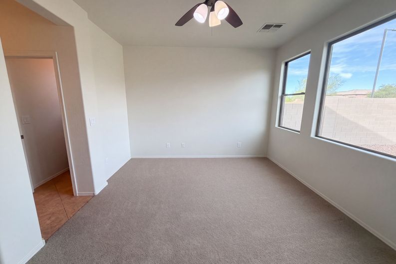 Photo 4 of 40 of 2464 W Warren Dr, Anthem, AZ