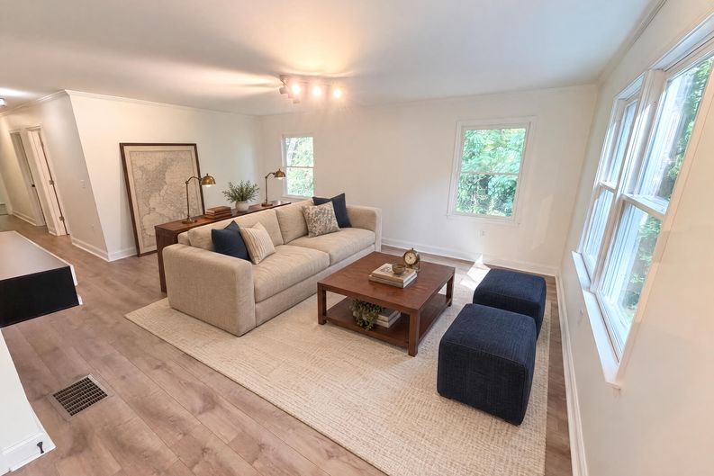 Photo 8 of 22 of 2674 Skylane Dr, Marietta, GA