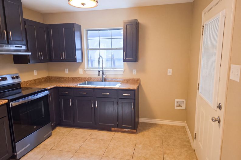 Photo 7 of 18 of 4517 Vanessita Ct, Laredo, TX