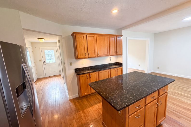 Photo 11 of 31 of 3920 Cedric Ln, Dublin, OH