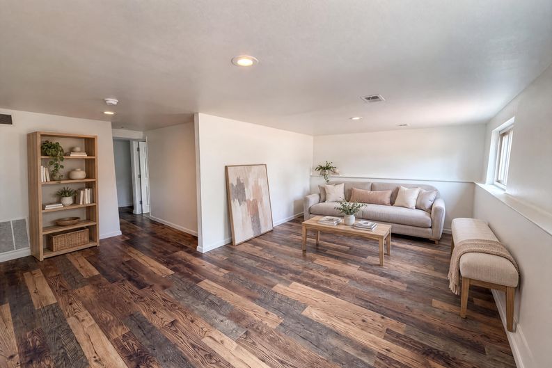 Photo 9 of 28 of 885 W 7th Avenue Dr, Broomfield, CO