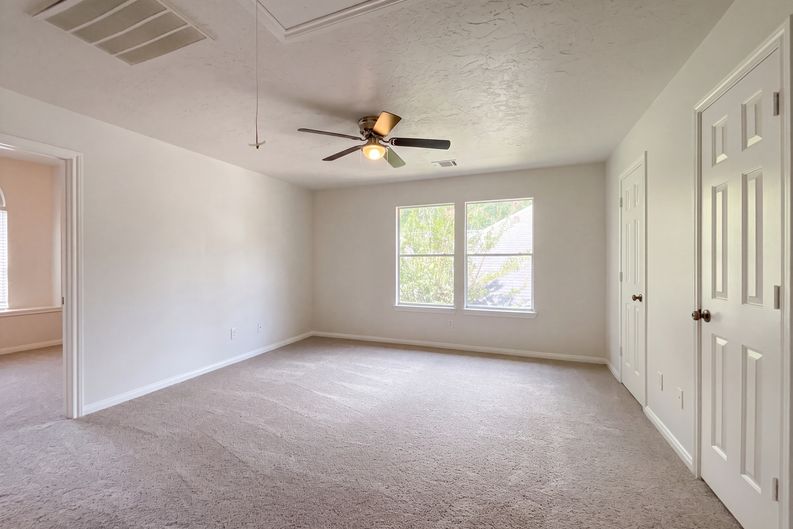 Photo 10 of 20 of 7107 Sweet Violet Trl, Humble, TX