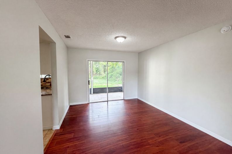 Photo 7 of 18 of 3143 Boxelder St, Deltona, FL