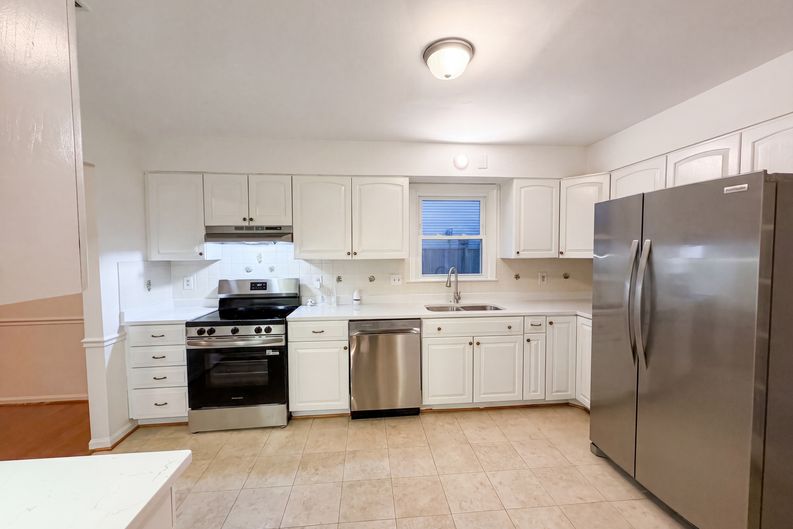 Photo 6 of 51 of 8947 Rosewood St, Manassas, VA