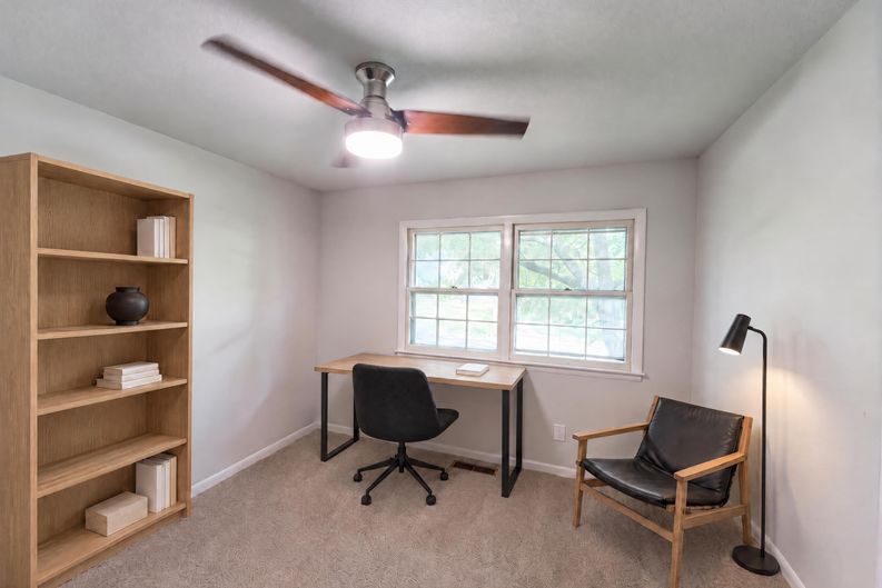 Photo 8 of 22 of 917 Hillview Dr, Cary, NC