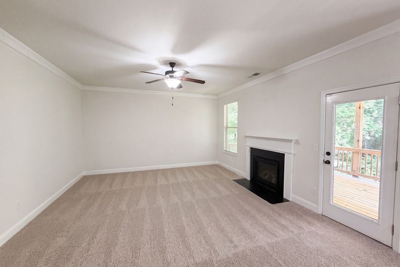 Photo 7 of 22 of 2321 Willow Shade Ln, Loganville, GA