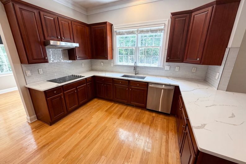 Photo 12 of 38 of 1231 Dunwoody Village Dr, Atlanta, GA