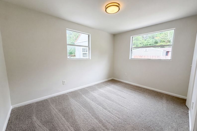 Photo 10 of 19 of 7008 Thurston Rd, Jacksonville, FL