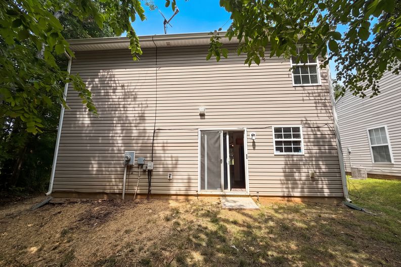 Photo 5 of 19 of 1131 Jordans Pond Ln, Charlotte, NC