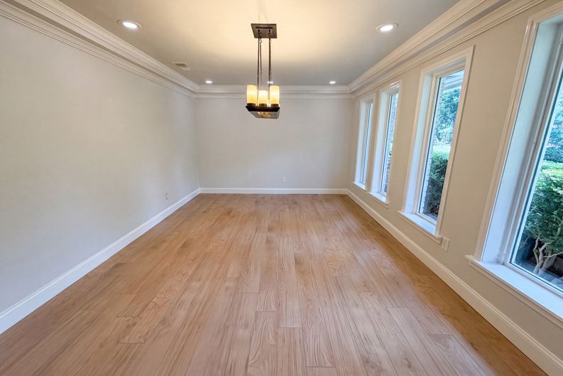 Photo 11 of 22 of 3423 Willow Crest Ln, Dallas, TX