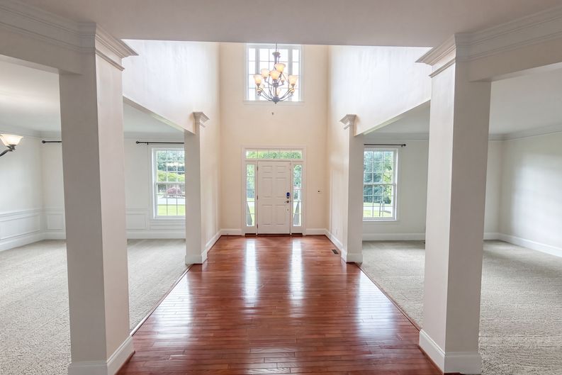 Photo 6 of 33 of 7791 Newhaven Dr, Oak Ridge, NC