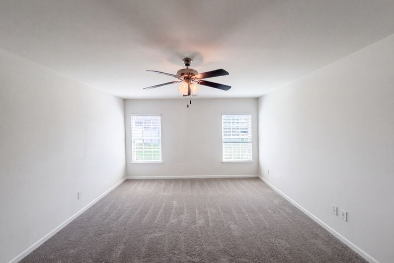 Photo 8 of 28 of 6800 Olivia Ct, Whitsett, NC