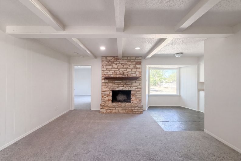 Photo 3 of 17 of 2105 Kirk Ave, Killeen, TX