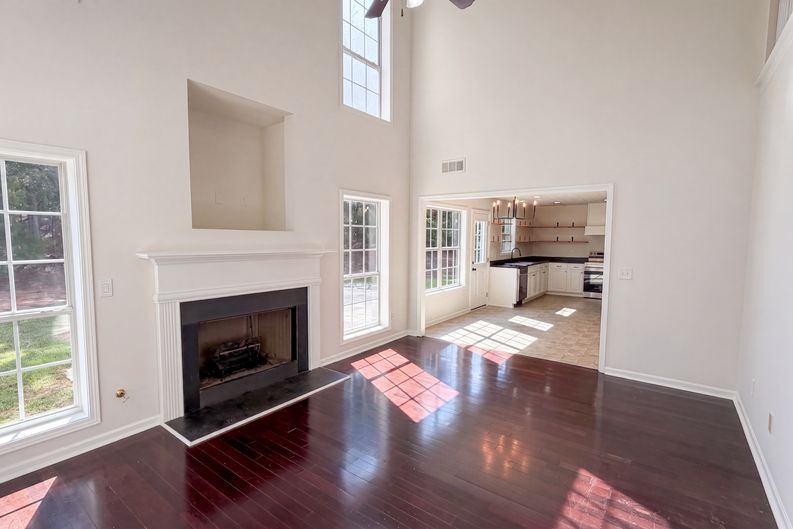 Photo 3 of 25 of 1668 Bennett Dr, McDonough, GA