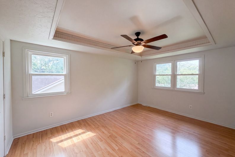 Photo 22 of 39 of 14224 S Raintree Dr, Olathe, KS