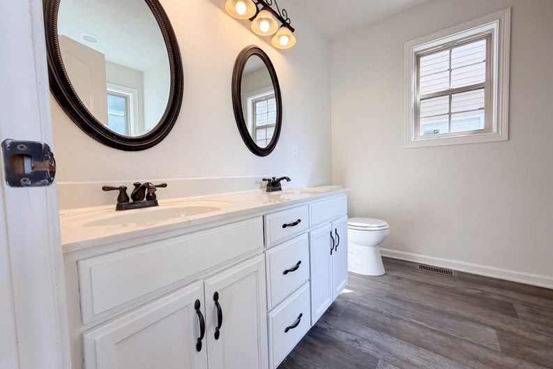 Photo 18 of 27 of 3475 Melrose Dr, Clarksville, TN