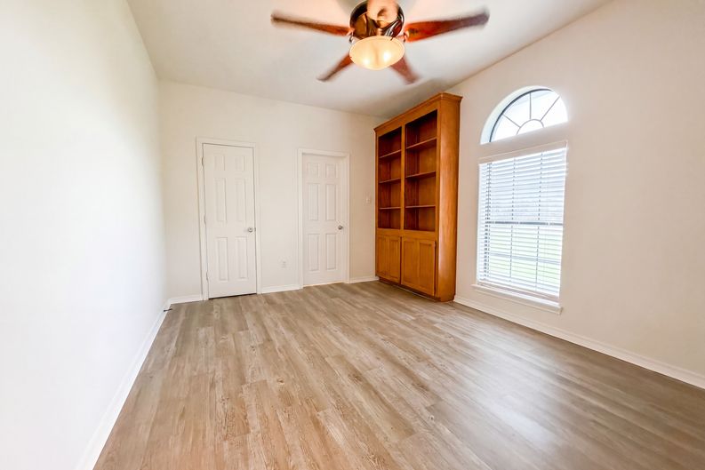 Photo 9 of 20 of 6041 King Trl, Corpus Christi, TX