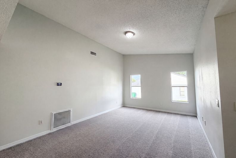 Photo 4 of 18 of 3143 Boxelder St, Deltona, FL