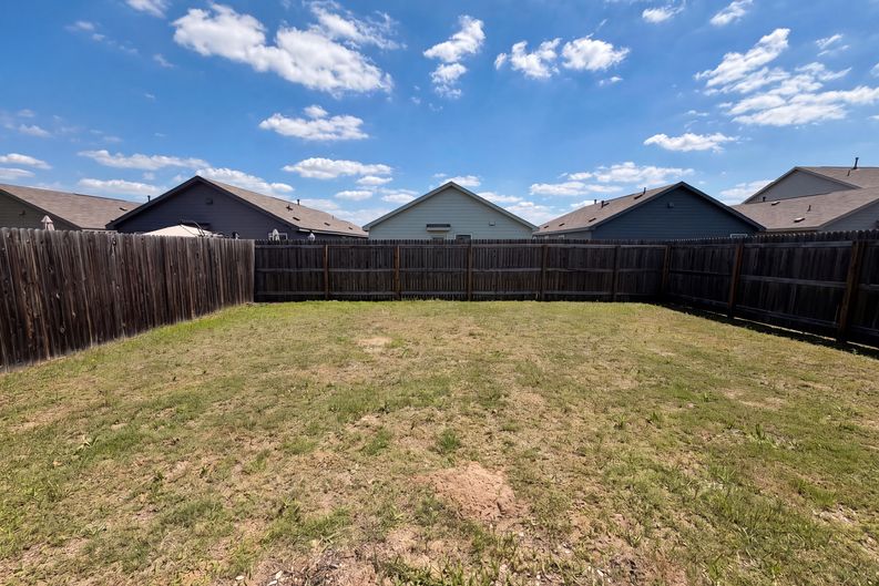 Photo 15 of 17 of 5829 Texas Spur, Seguin, TX