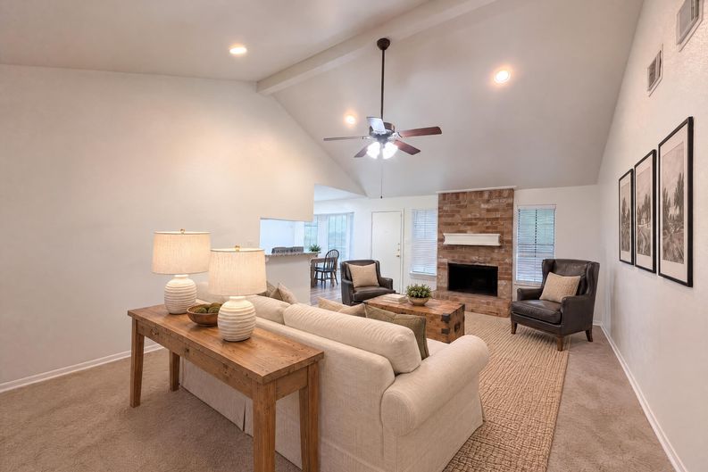 Photo 11 of 19 of 3714 Saint William Ln, Houston, TX
