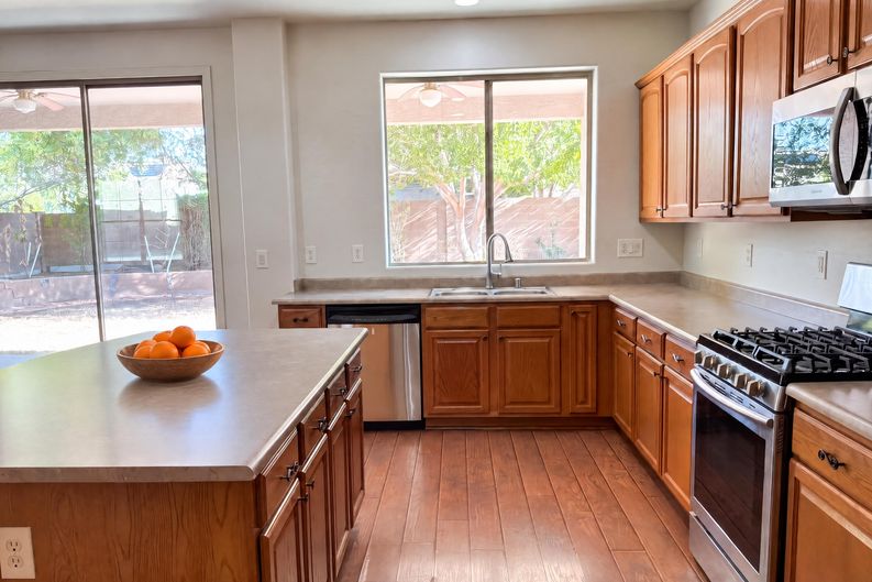 Photo 10 of 46 of 8386 W Palo Verde Ave, Peoria, AZ