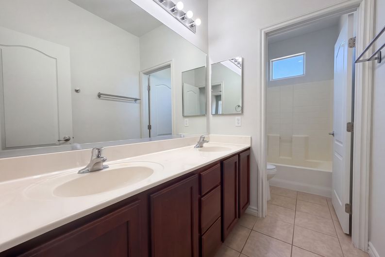 Photo 14 of 23 of 2843 Dunnottar Ave, Henderson, NV