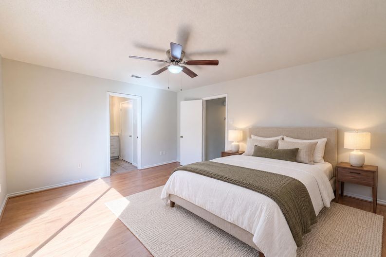 Photo 11 of 28 of 15830 Hilltop Dr, Kemp, TX