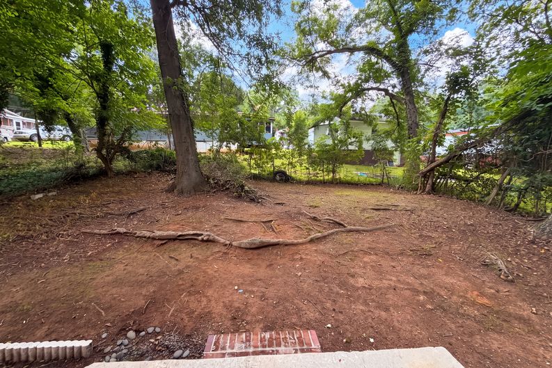 Photo 13 of 17 of 511 Manigault St, Winnsboro, SC