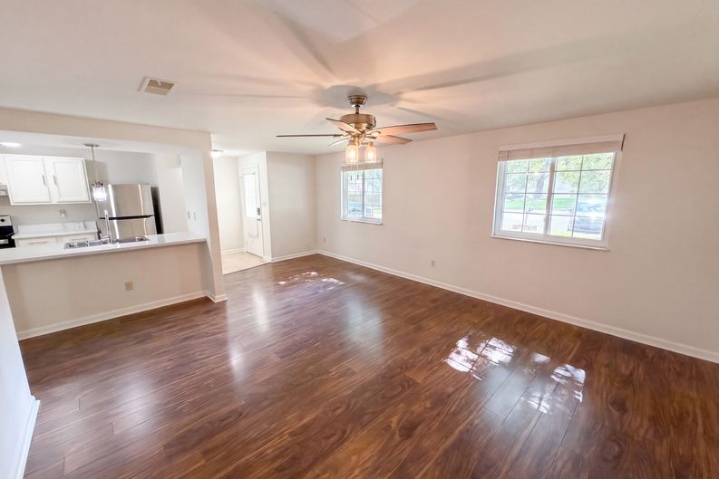 Photo 3 of 18 of 3618 Gustar Ct, Charlotte, NC