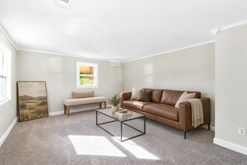 Photo 11 of 21 of 4916 Longhorn Dr, Woodbridge, VA