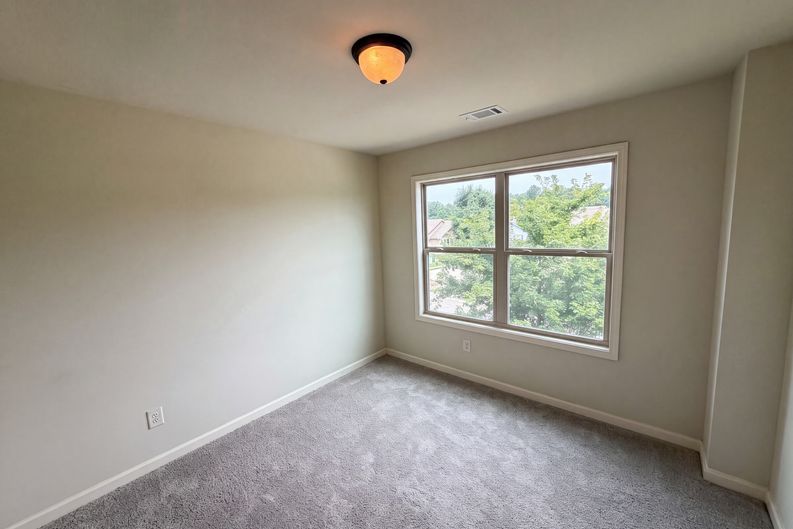 Photo 21 of 45 of 1036 Glenwyck Dr, Braselton, GA