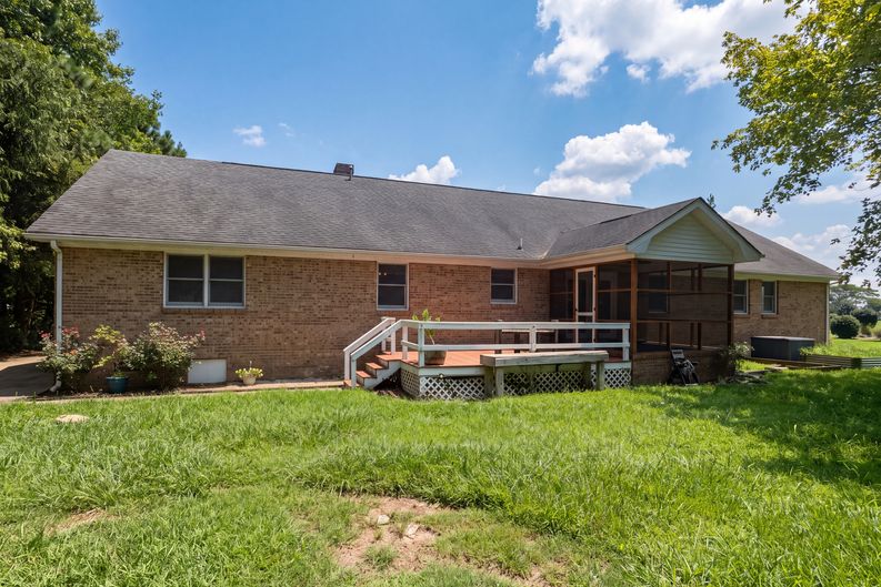 Photo 5 of 23 of 1003 Bateman Dr, Elizabeth City, NC