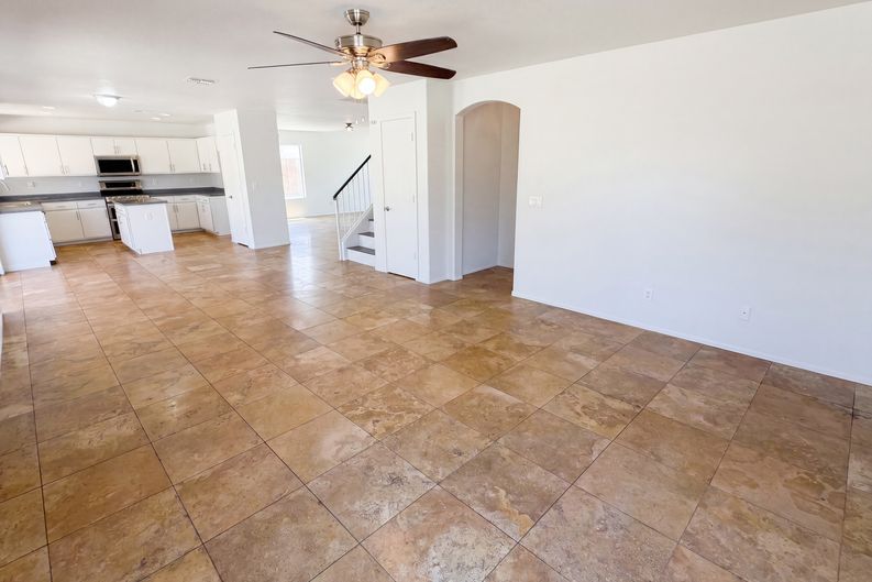 Photo 11 of 29 of 10860 W Lone Cactus Dr, Peoria, AZ