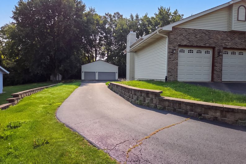 Photo 49 of 79 of 1503 Featherstone Rd, Rockford, IL