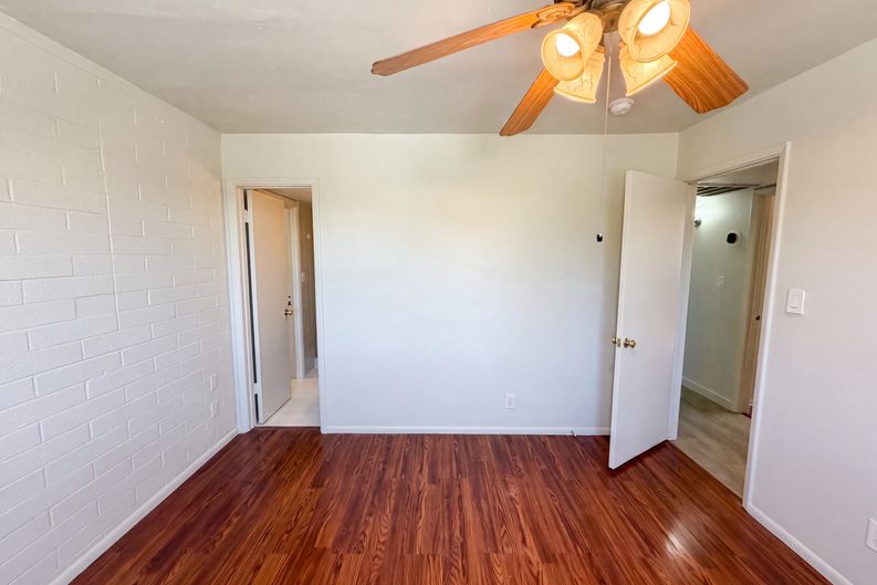 Photo 11 of 22 of 2027 W Corrine Dr, Phoenix, AZ