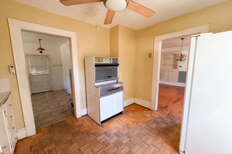 Photo 7 of 29 of 907 S South St, Gastonia, NC