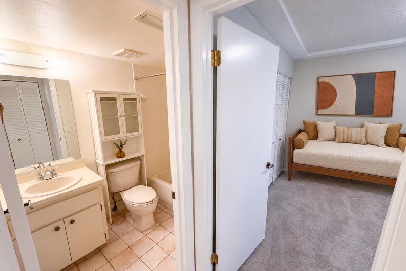 Photo 11 of 37 of 1465 Millstream Ln, Dunedin, FL