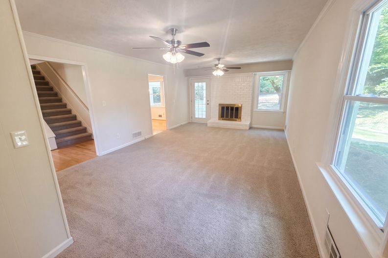 Photo 6 of 45 of 2215 Angela Dr SW, Lilburn, GA