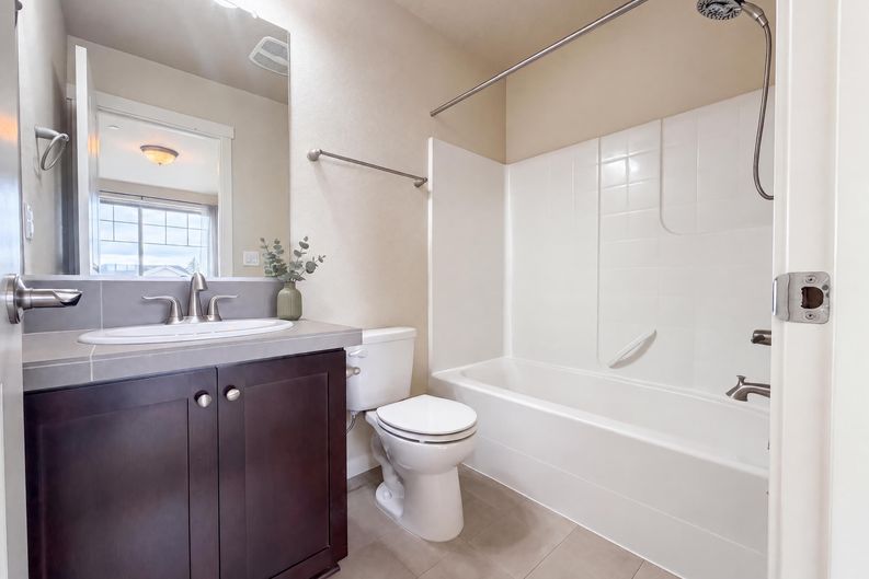 Photo 11 of 21 of 28428 SW Villebois Dr N, Wilsonville, OR