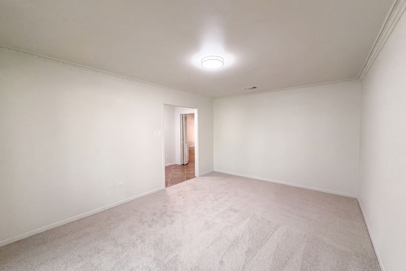 Photo 32 of 47 of 4042 Greenbriar Dr, Missouri City, TX