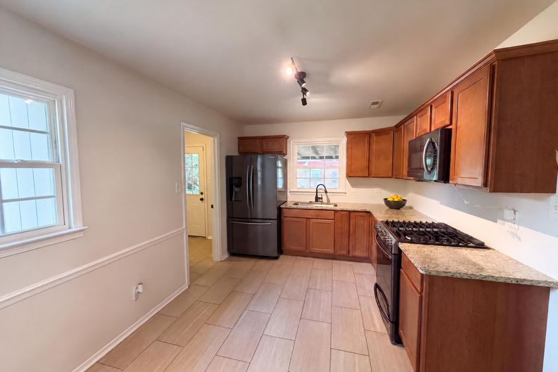 Photo 6 of 21 of 728 Milan Rd E, Charlotte, NC