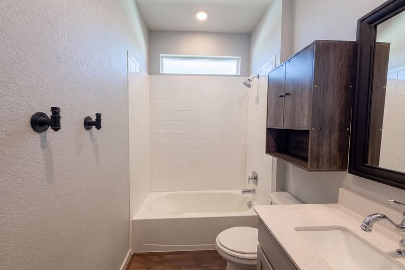 Photo 13 of 22 of 204 Florenz Ln, Georgetown, TX