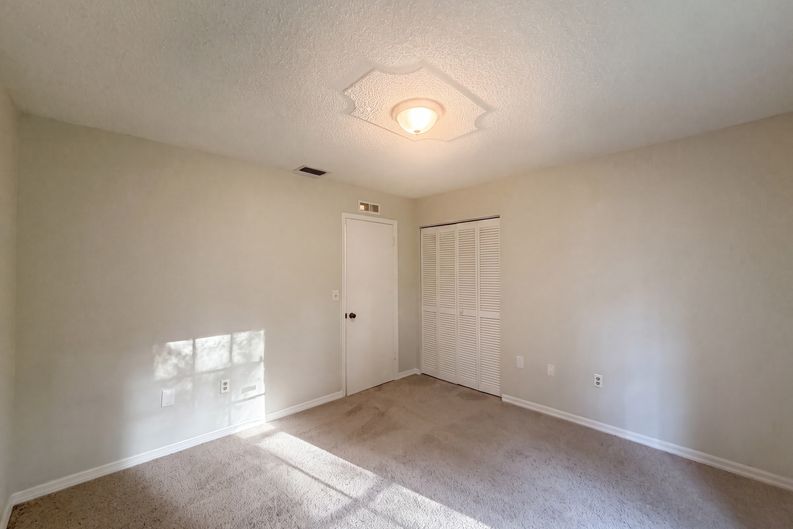 Photo 11 of 22 of 5750 NW 55th Ave, Ocala, FL