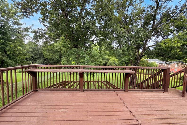 Photo 24 of 26 of 102 S Valley Rd, Hendersonville, TN