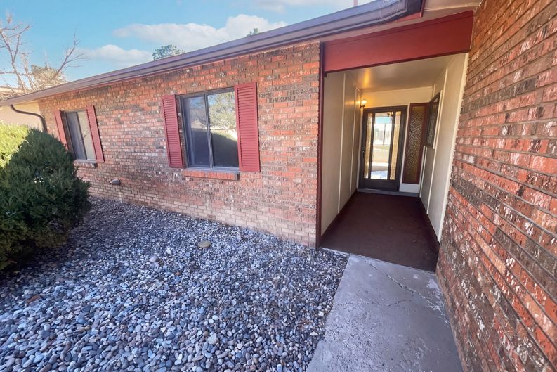 Photo 8 of 21 of 7212 Derickson Ave NE, Albuquerque, NM