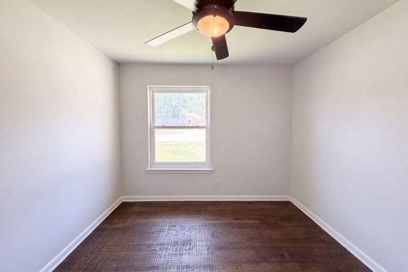 Photo 13 of 20 of 2415 Barnes Bridge Rd, Dallas, TX