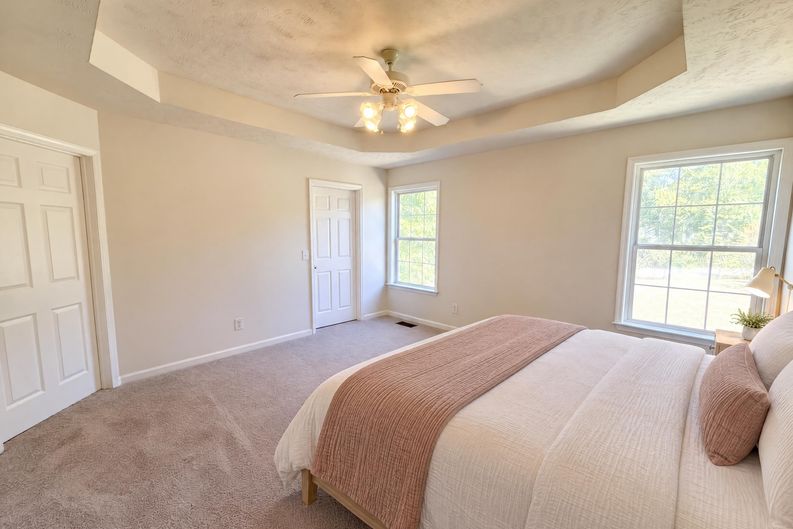Photo 4 of 21 of 6140 Steve Scarlett Pl, La Vergne, TN
