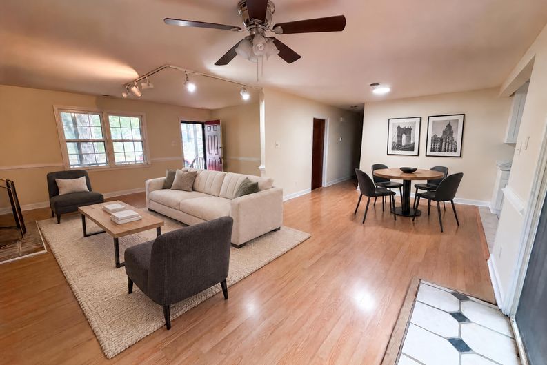 Photo 9 of 16 of 12330 Deerhurst Dr, Midlothian, VA