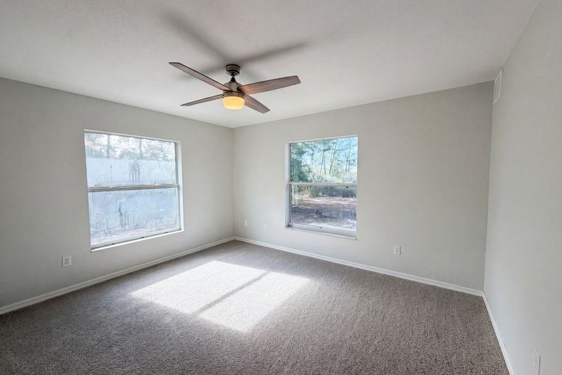 Photo 11 of 25 of 17956 SW 25th Avenue Rd, Ocala, FL